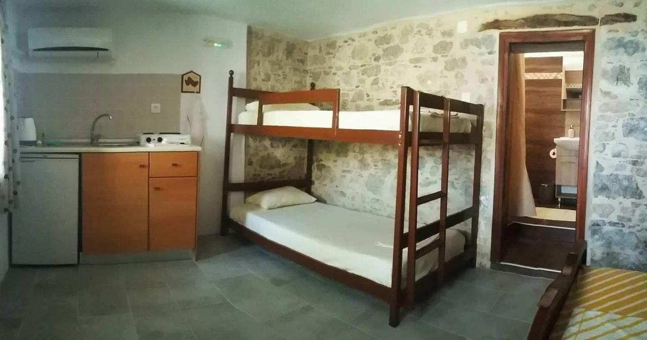Spiros Apartments Livadia  المظهر الخارجي الصورة